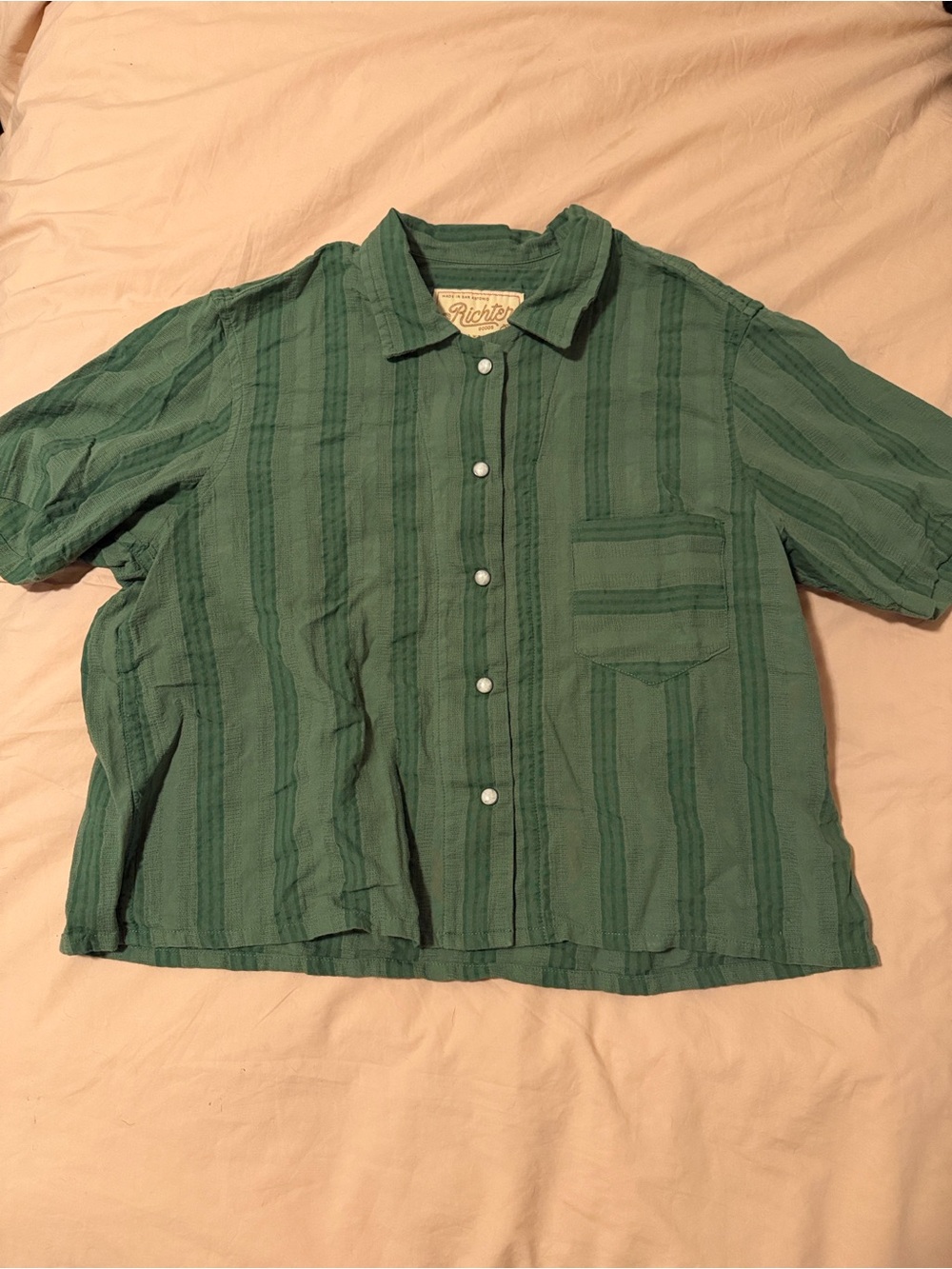 Green Short-Sleeve Button Front Women's Top - Picture 4 of 10